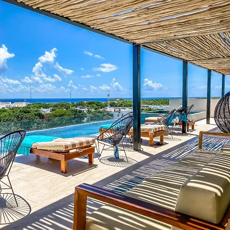 Big Studio At Kaab By The Beach With Roof Top Pool, Sauna And Jacuzzi Near Paseo Del Carmen Mall